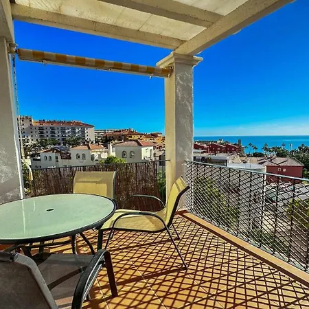 Atico By The Sea Apartament *